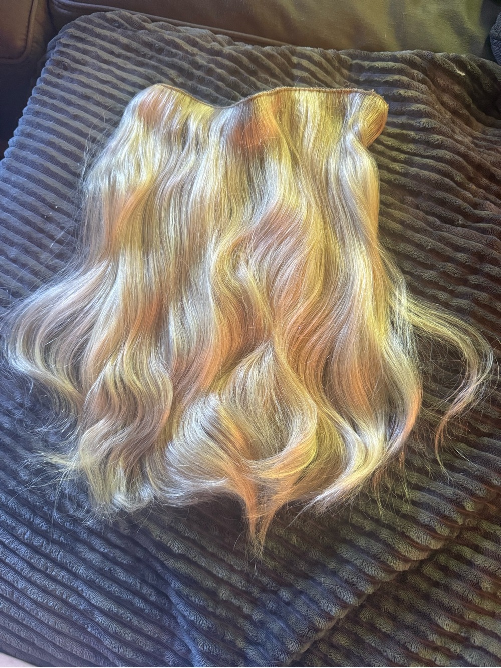 Blonde Wavy Clip-In Hair Extensions - Natural Blonde
